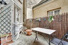 A louer en courte durée à la semaine appartement de 2 chambres avec terrasse Paris 6ème arrondissement