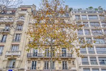 Location meublée annuelle d'un studio alcôve avenue Kléber Paris 16eme