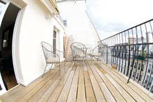 Location saisonnière pour 4 en meublé avec terrasse rue des Filles du Calvaire Paris 3ème