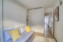 Appartement de 3 pièces avec 2 chambres doubles à louer en bail mobilité meublé dans le Marais Paris 3ème