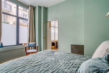 A louer à la semaine en courte durée appartement de 2 pièces moderne à Etoile Paris 17ème