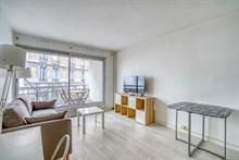 Location meublée mensuelle d'un studio récemment rénové à Montparnasse Paris 15ème arrondissement