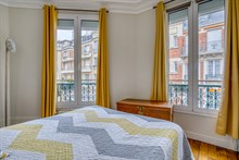 A louer au mois en courte durée appartement de 2 chambres à Sèvres Lecourbe Paris 15ème