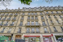 Location meublée saisonnière d'un F2 en face du Bon Marché à Sèvres Babylone Paris 7ème