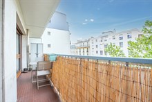 Location saisonnière d'un F2 avec balcon à Porte de Versailles - Issy-des-Moulineaux