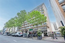 Location à la semaine d'un F2 avec balcon à Porte de Versailles Issy-les-Moulineaux