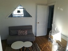 Location meublée d'un F2 confortable avec balcon à Denfert Rochereau Paris 14ème arrondissement