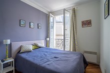 Location meublée de courte durée d'un F3 de standing avec 2 chambres et balcon filant à Montparnasse Paris 15ème