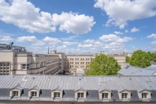 Location meublée de courte durée d'un F3 de standing avec 2 chambres et balcon filant à Montparnasse Paris 15ème