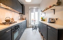 Location meublée d'un appartement de 2 pièces pour courte durée à Anvers Paris 9èmeLa cuisine