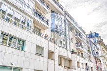 Location en bail mobilité d'un appartement confortable avec 3 chambres et balcon à Montparnasse Paris 15ème