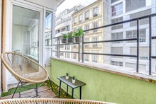Location en bail mobilité d'un appartement confortable avec 3 chambres et balcon à Montparnasse Paris 15ème