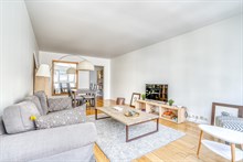 A louer en bail mobilité appartement de 3 chambres avec balcon à Montparnasse Paris 15ème