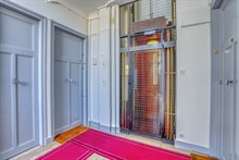 Grand studio à louer en bail mobilité pour une personne à Volontaires Montparnasse Paris 15ème