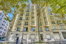 Location meublée en bail mobilité d'un studio refait à neuf à Vaugirard Volontaires Paris 15ème