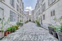 Location meublée annuelle d'un F2 confortable à Montparnasse Paris 15ème arrondissement