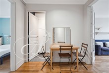 Réservez cet appartement de caractère meublé à louer dans le 15ème arrondissement de Paris.