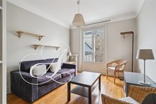 Appartement 2 pièces à louer meublé dans le 15ème arrondissement de Paris.