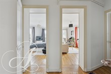Appartement de 43m2 avec balcon offrant une vue sur Beaugrenelle à louer meublé en bail mobilité à Paris 15ème