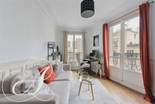 Charmant appartement 2 pièces avec balcon à Beaugrenelle, Paris 15ème - à louer meublé en bail mobilité