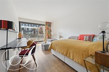 Studio confortable moderne à louer avec balcon pour bail mobilité à Paris Montparnasse