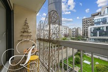 Location en bail mobilité d'un studio moderne avec balcon à Montparnasse Paris 15ème