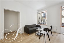 A louer meublé à l'année superbe appartement refait à neuf à Bastille Paris 12ème