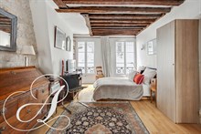 Bail mobilité d'un grand studio alcôve à louer à Mabillon Paris 6ème arrondissement