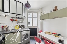 A louer en bail annuel appartement de 2 pièces confortable à Porte de Versailles Paris 15ème arrondissement