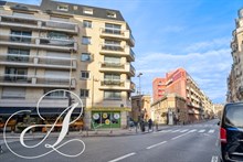 A louer en bail annuel appartement de 2 pièces confortable à Porte de Versailles Paris 15ème arrondissement