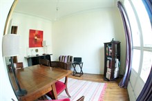 Pour 4 location courte durée d'un F2 meublé avec terrasse rue Caulaincourt Paris 18e