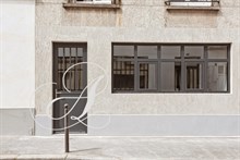Vue de l’appartement esprit loft pour une location meublée à Paris.