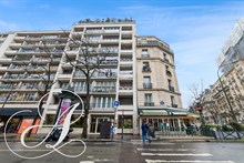 A louer en bail mobilité appartement de standing de 2 pièces à Paris 15ème Convention