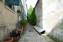 Location saisonnière d'un F2 meublé pour 3 rue Descartes Paris V