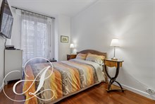 F3 avec 2 chambres moderne à louer en bail mobilité rue Cambronne Paris 15ème