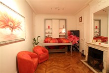 Spacieux studio à louer en meublé pour courte durée Paris Etoile 17ème arrondissement