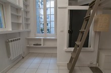 Location à la semaine d'un studio en mezzanine meublé pour 2 proche de Bonne Nouvelle Paris 2ème