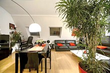 Location meublée d'un grand F3 avec 2 chambres rue Bosio à Auteuil Paris 16èle