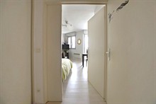 Agréable studio pour 4 à louer meublé au mois situé rue Alexandre Dumas Paris 11e