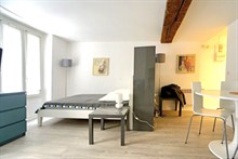 Location saisonnière d'un studio meublé pour 4 rue Saint Jacques à Luxembourg Paris 5e
