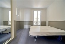 Duplex familial à louer en courte durée pour 6 avec 4 chambres rue Saint Charles Paris 15e