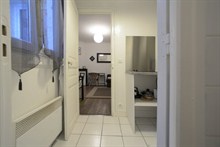 Location meublée d'un spacieux studio pour 2 avenue de Clichy Paris XVIIe