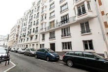 Location courte durée d'un F2 meublé pour 4 dans le Village Suisse Paris 15e