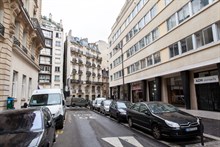 F2 meublé et équipé à louer au mois rue des Bauches Paris 16ème arrondissement