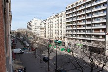 A louer à la semaine F3 équipé et design pour 6 avec 2 chambres avenue de Versailles Paris 16ème