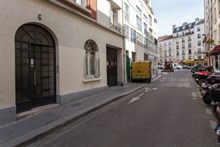 Location en courte durée d'un F2 meublé et équipé pour 4 aux Batignolles Paris 17ème