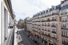 Location à la semaine d'un F2 meublé avec balcon rue de Courcelles Paris 17ème