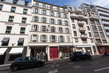 Location à la semaine d'un F2 meublé pour 4 à Monceau Paris 17ème