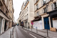 Location courte durée pour 3 d'un studio alcôve meublé rue Vieille du Temple à Saint Paul, Paris 4ème