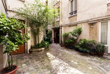 Location temporaire pour 4 d'un bel appartement rue Fabert aux Invalides, Paris 7ème